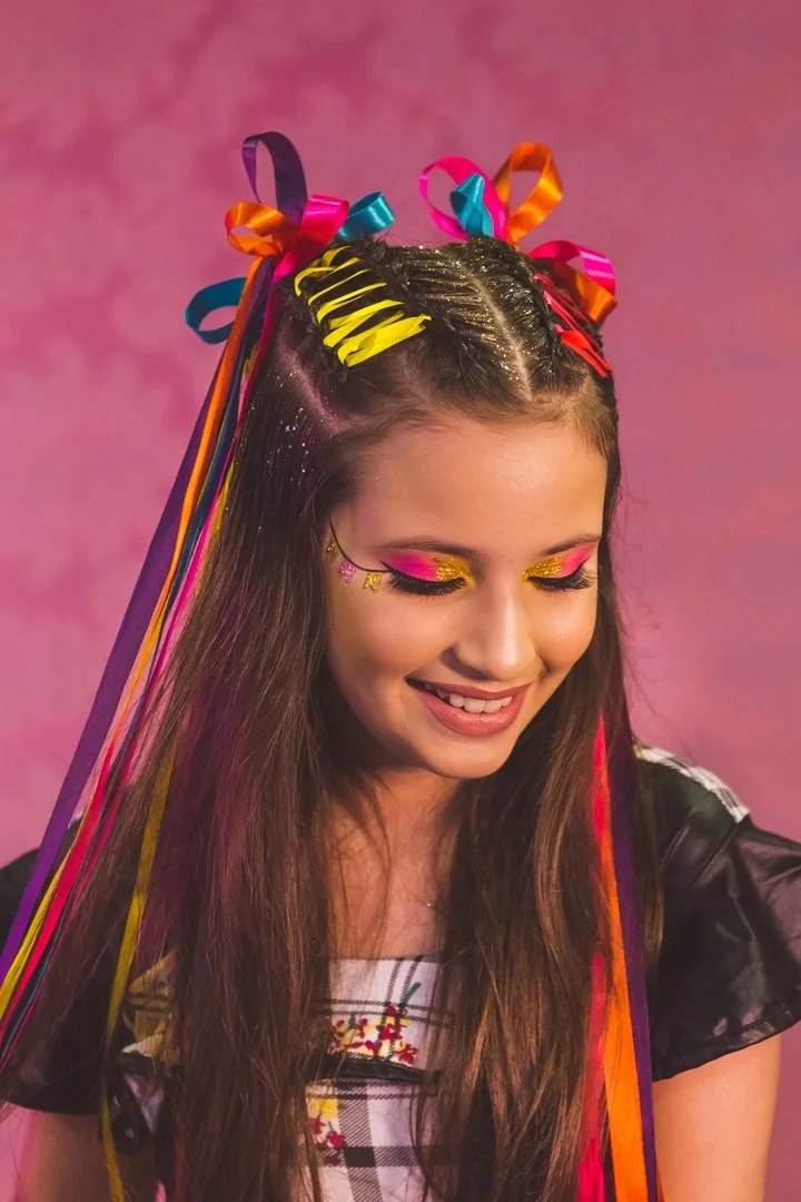 penteado junino cabelo cacheado