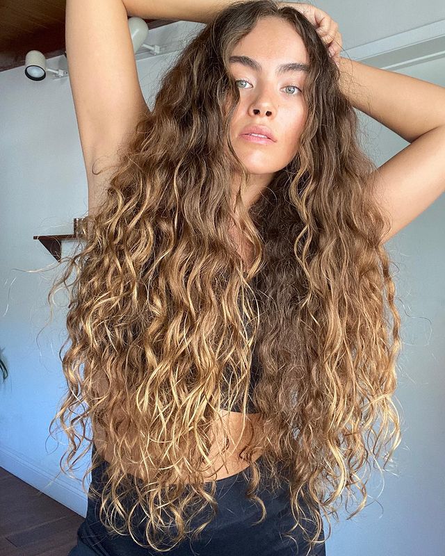 como valorizar cabelo ondulado longo