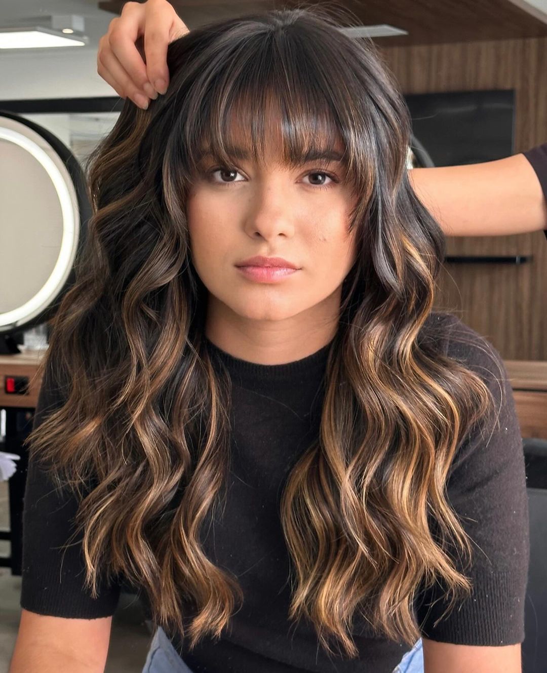 corte que dá movimento cabelo ondulado longo
