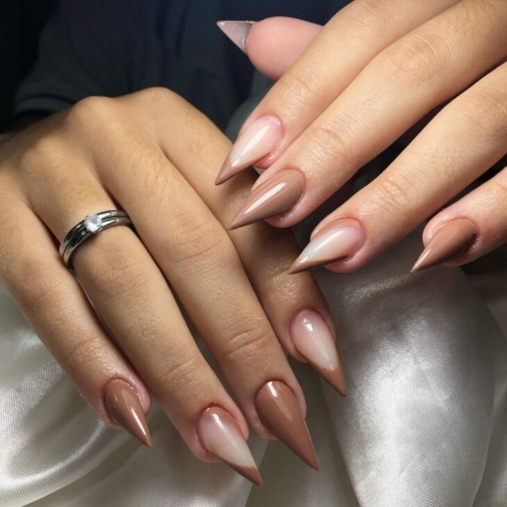 unha nude decorada