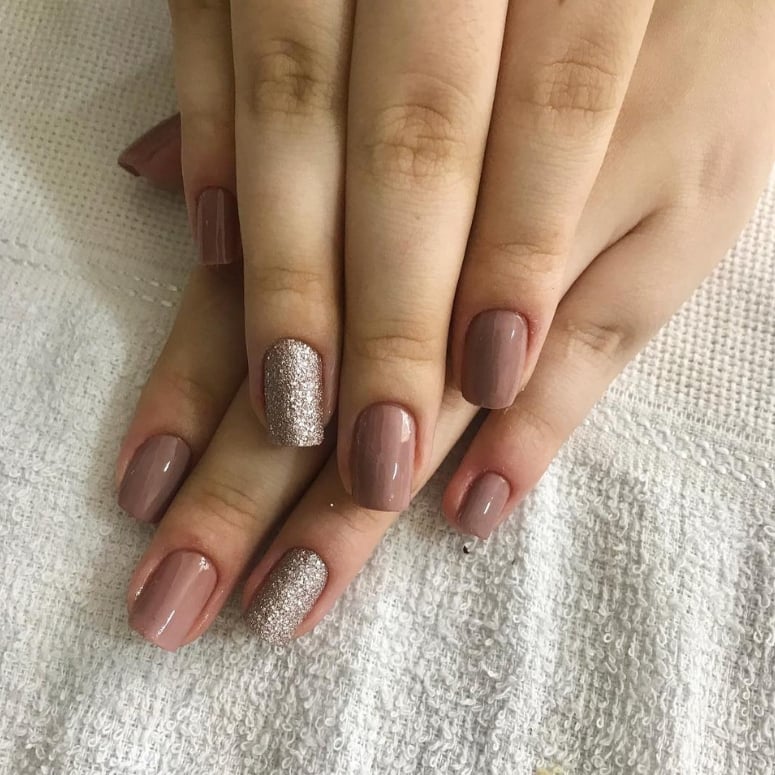 unhas nude minimalistas