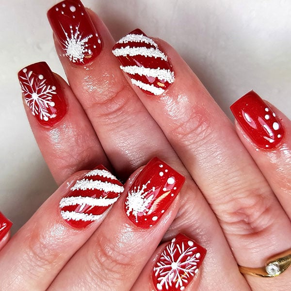 unhas vermelhas com glitter