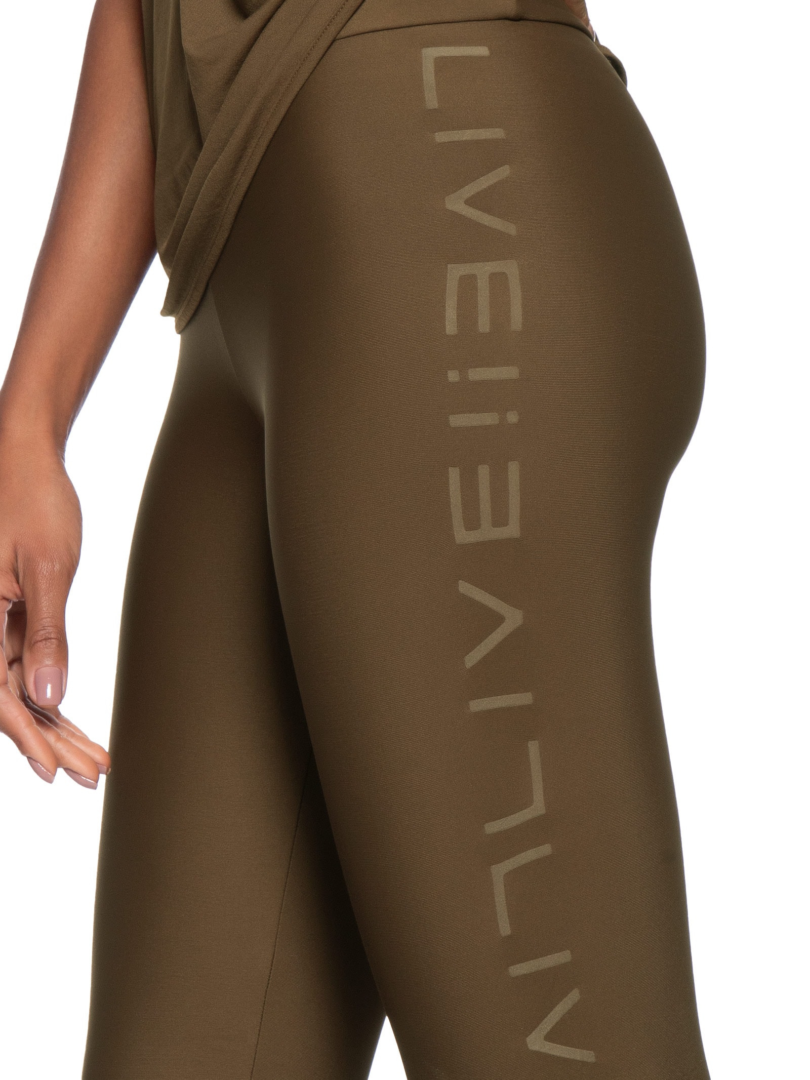 calça fusô com scarpin
