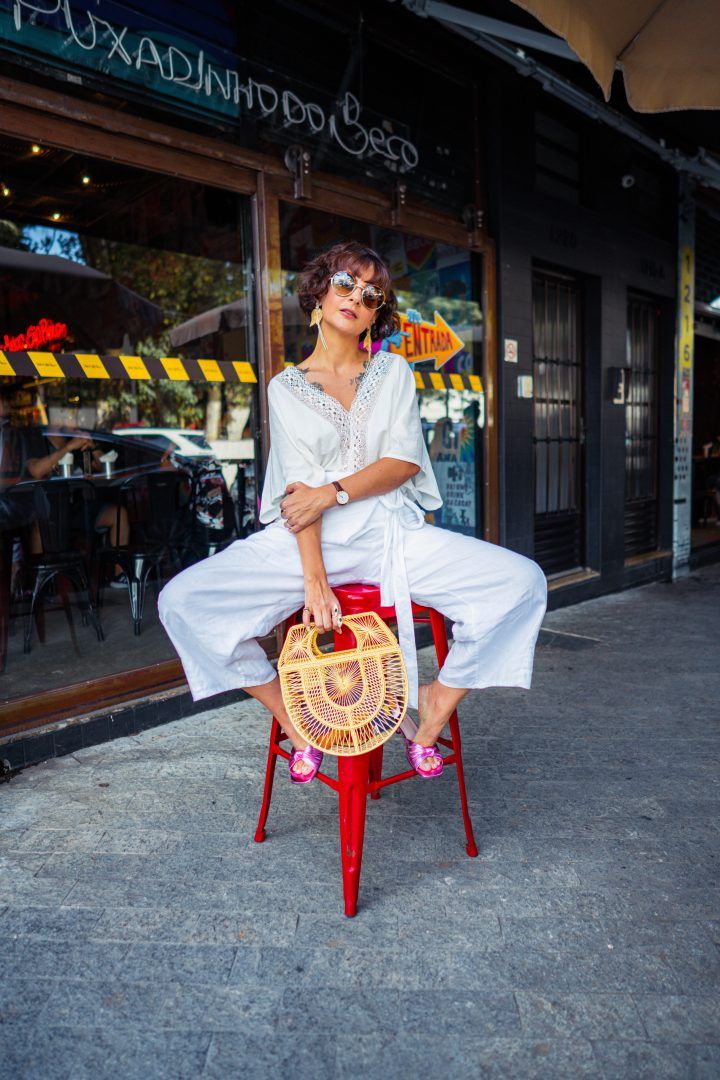 estilo casual chic com palha