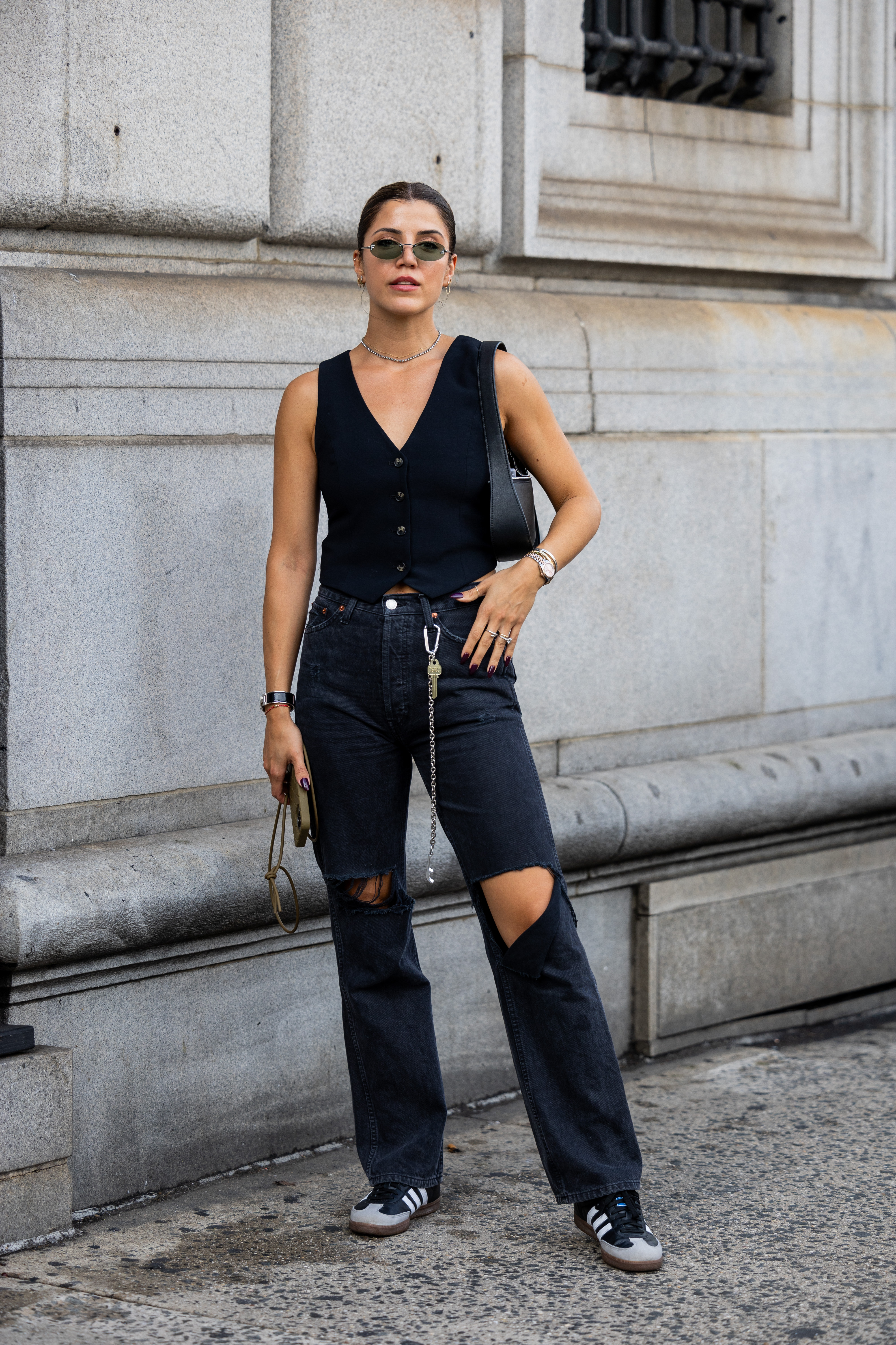 looks com calça jeans preta feminina