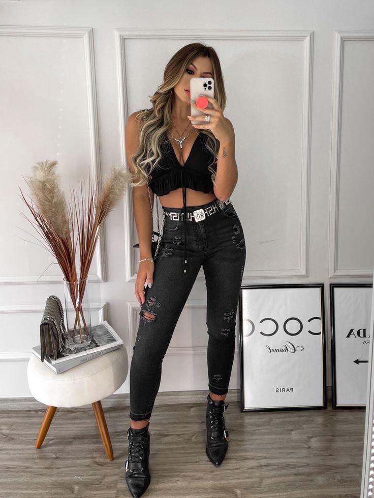 calça jeans preta wide leg