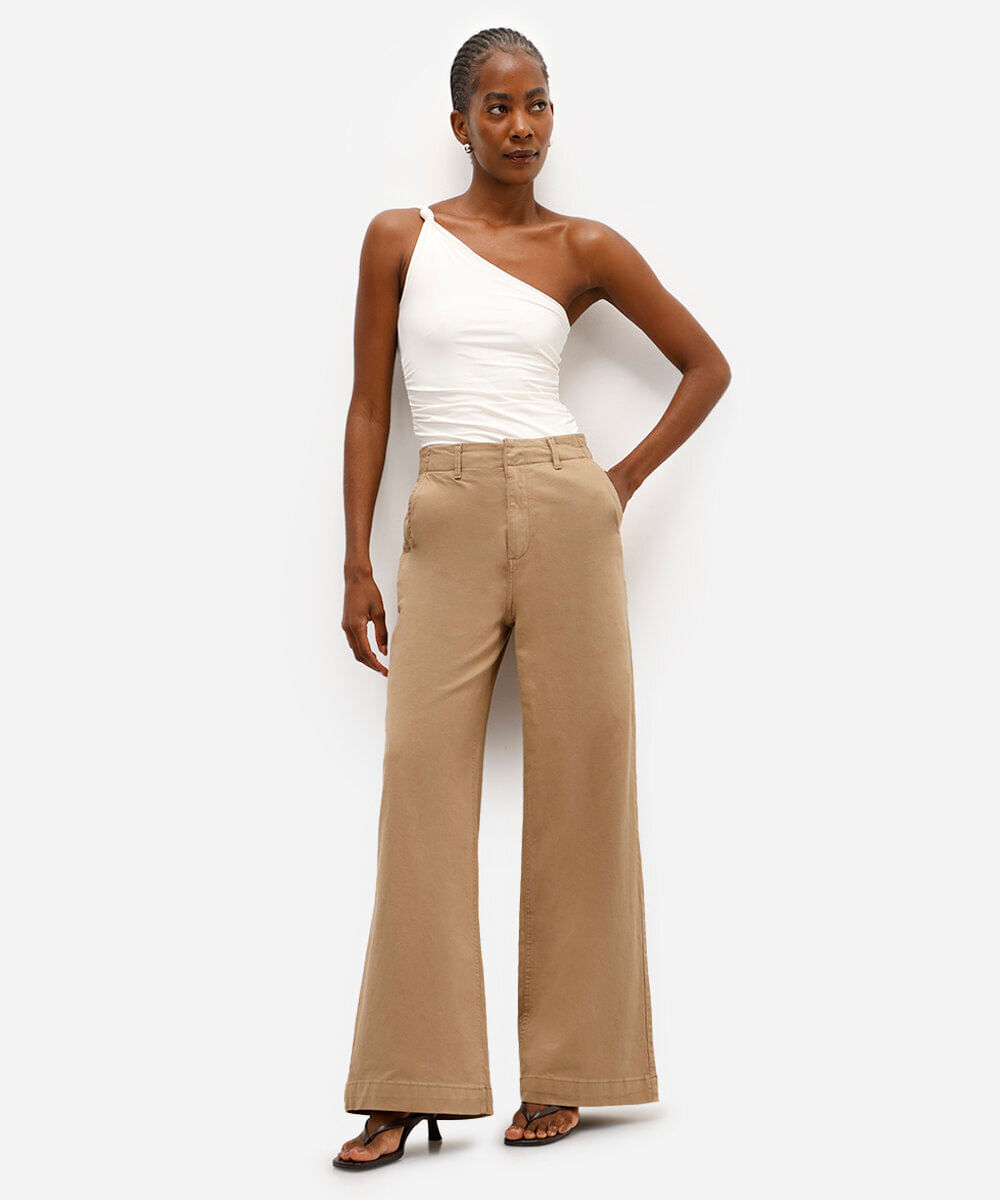 calça pantalona bege