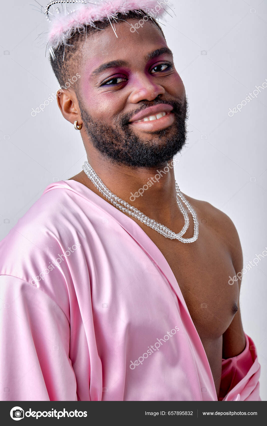 estilo com camisa rosa homem