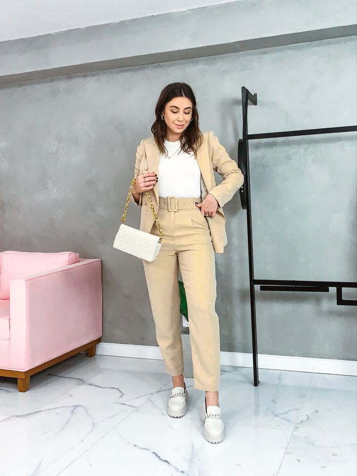 blazer nude para baixinhas