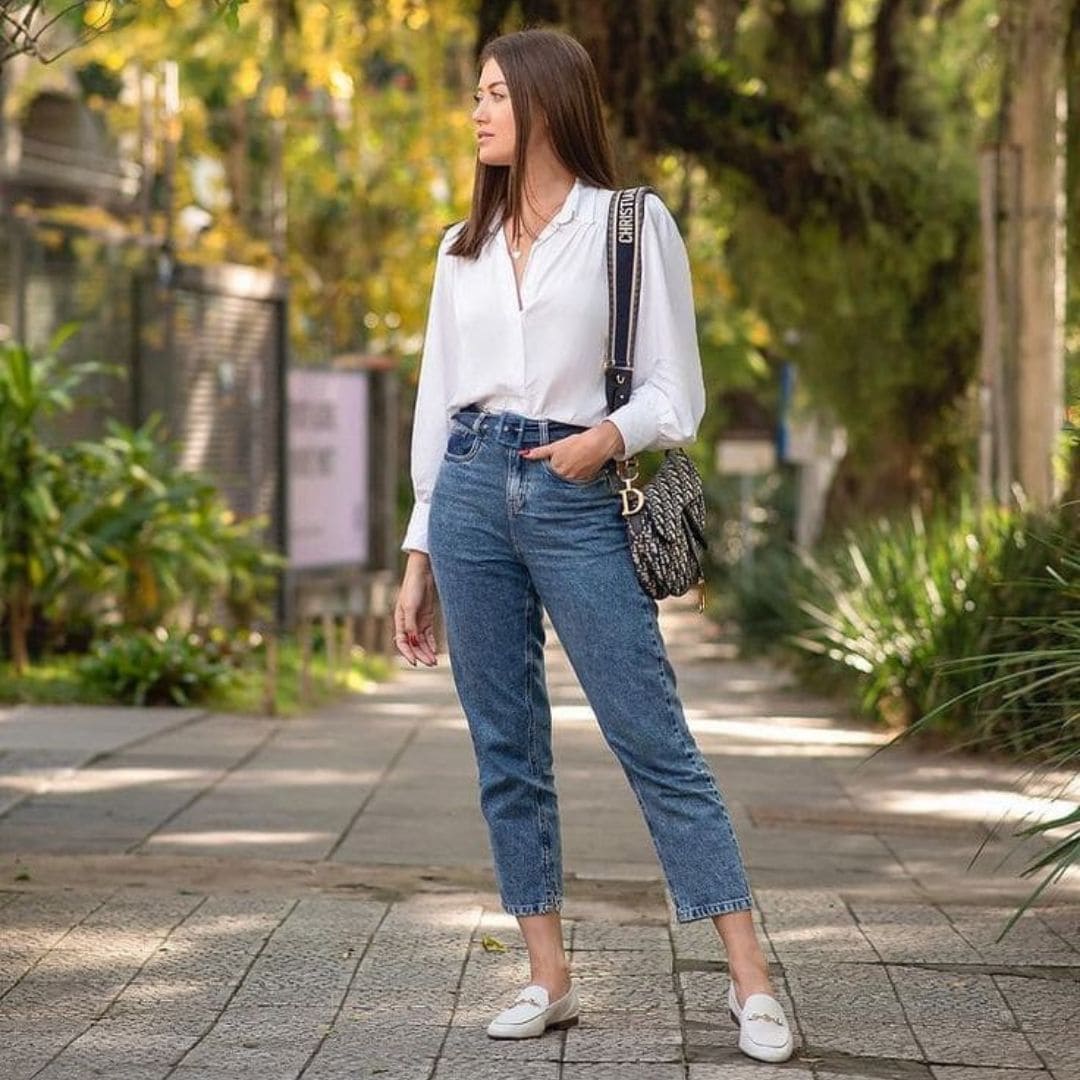 calça flare com salto
