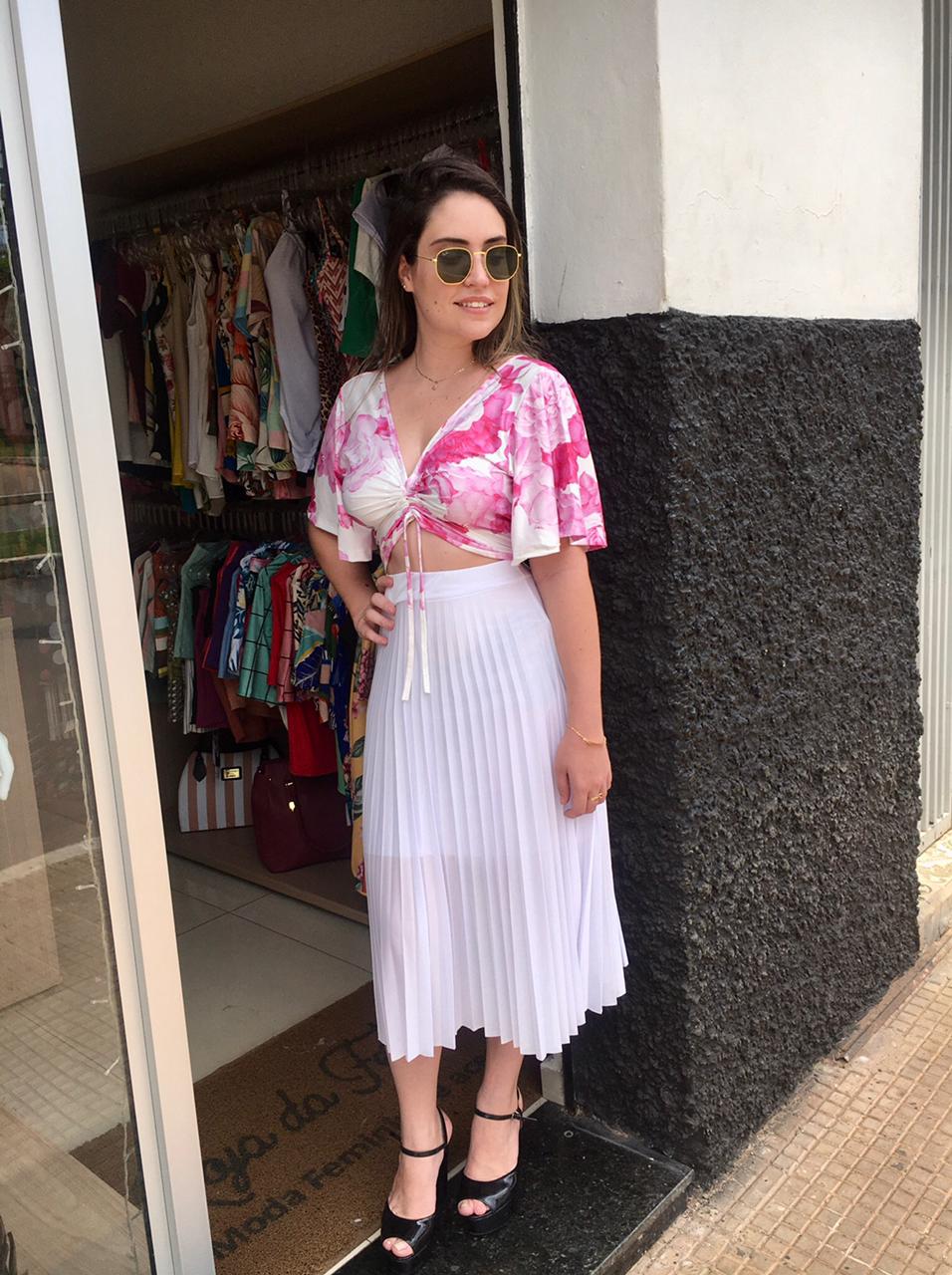 looks com saia branca midi