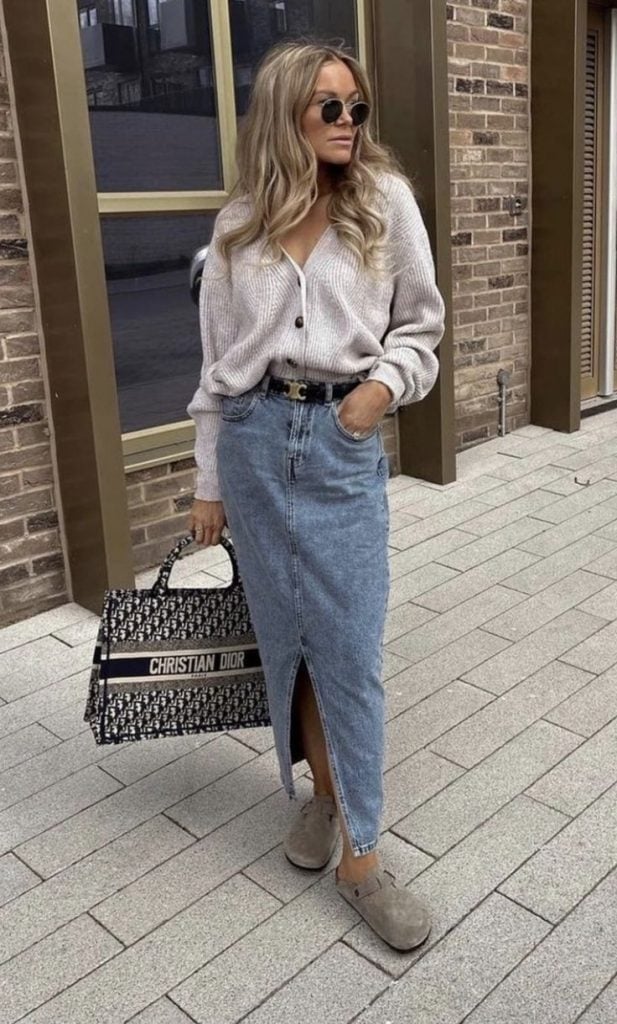 como usar saia jeans com tênis