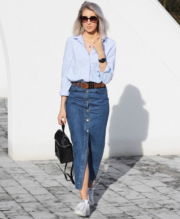 saia jeans midi com tênis