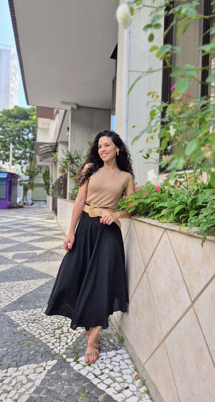saia midi preta justa
