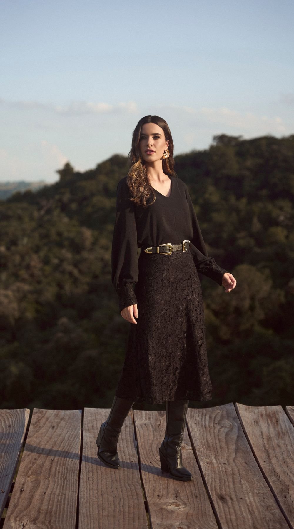 looks com saia preta midi elegante