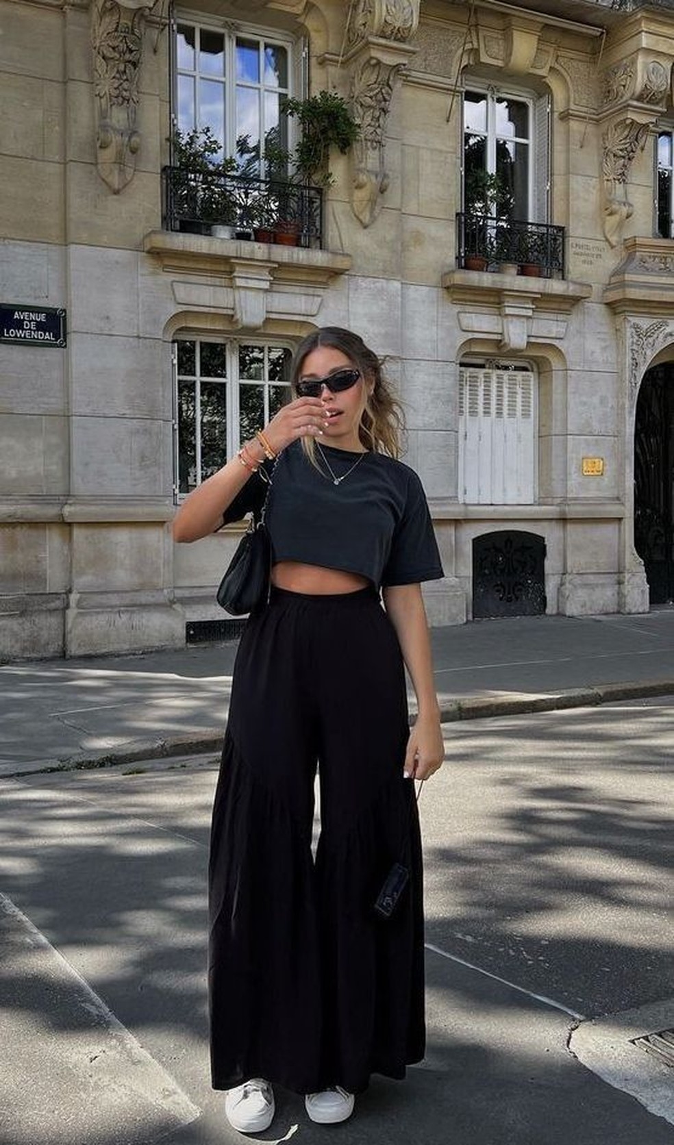 looks monocromáticos com calça preta