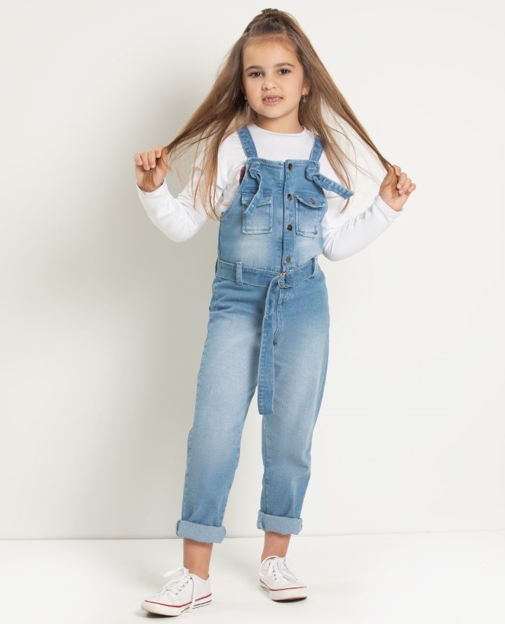 como usar jardineira jeans infantil