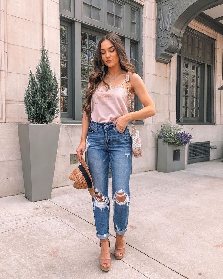 looks com calça jeans mom