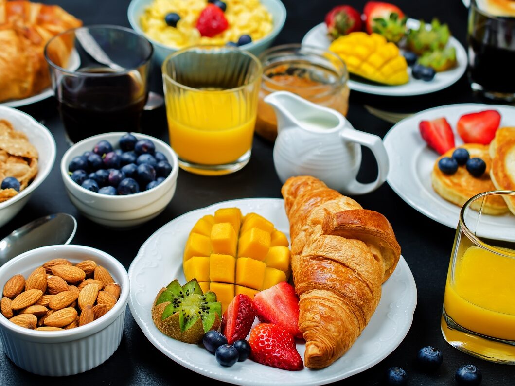 mesa posta café da manhã simples e barata