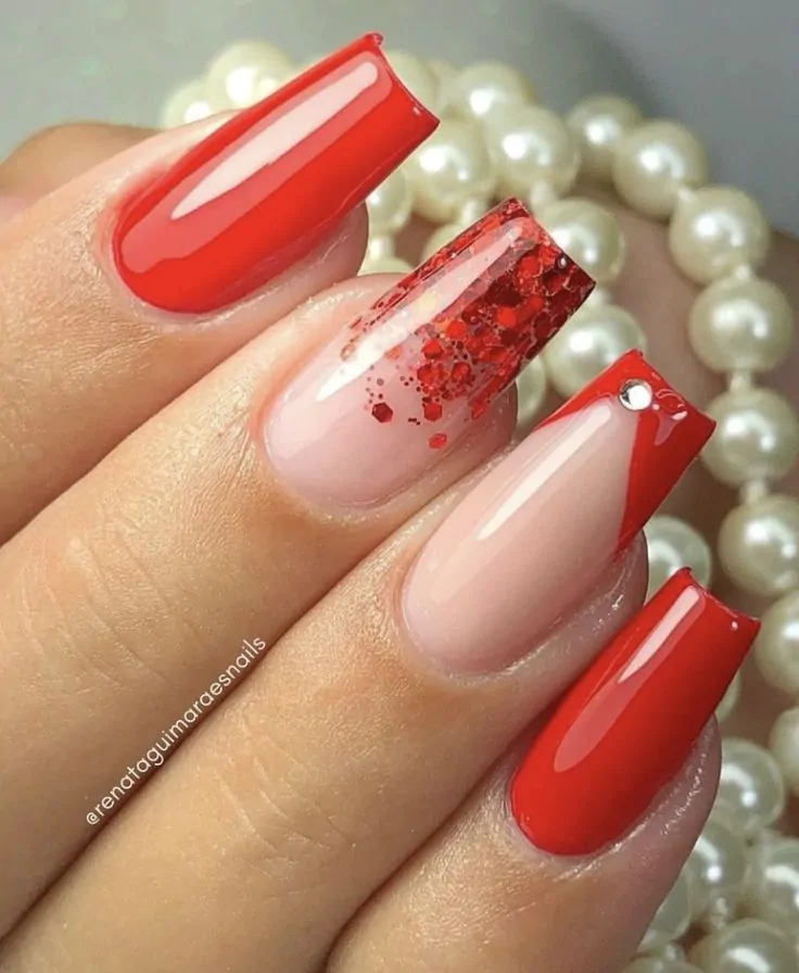 unha em gel encapsulada com glitter