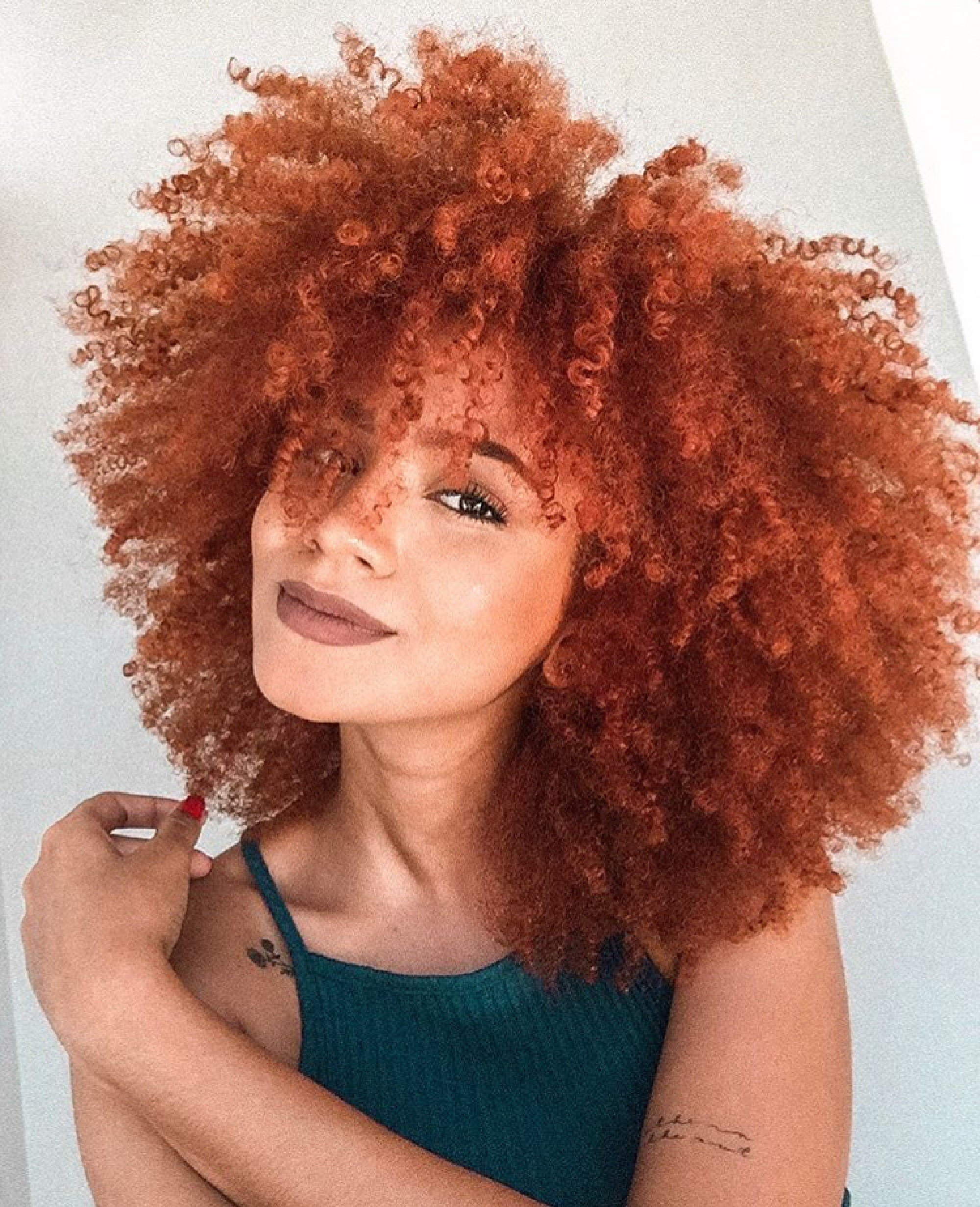 cabelo ruivo em pele negra