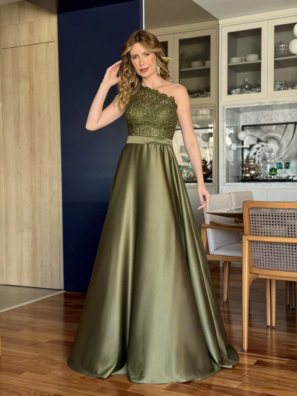 vestido madrinha verde militar