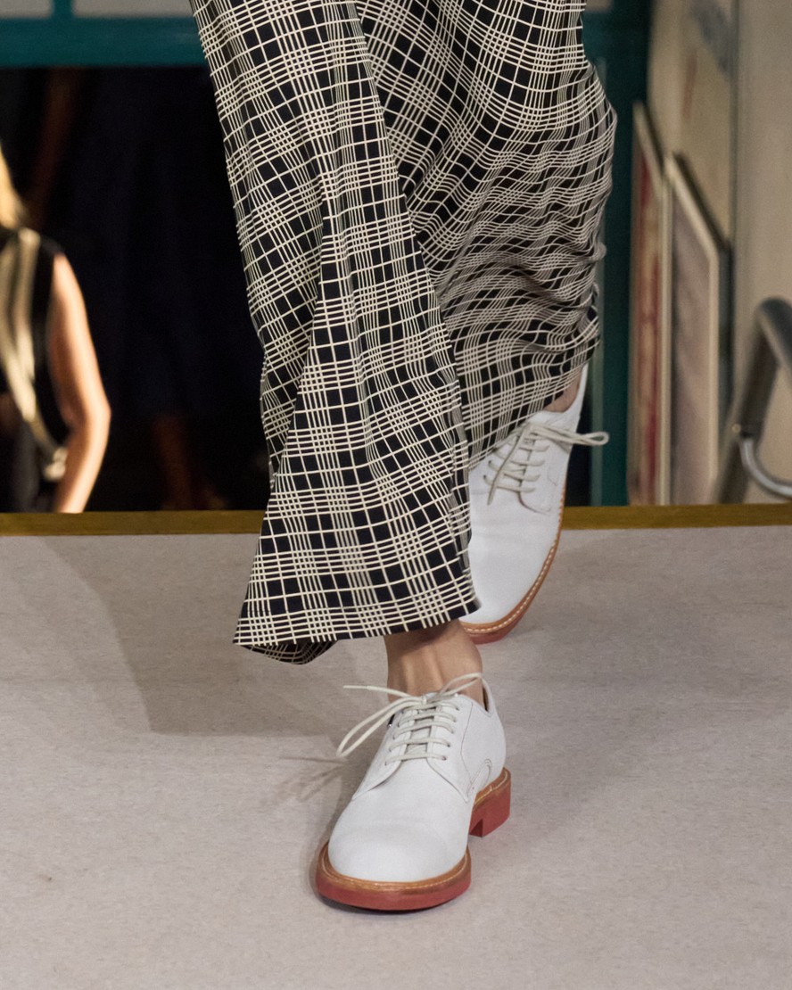 sapatos minimalistas homem