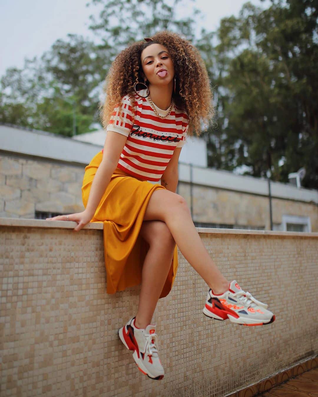 tênis feminino colorido da moda 2026