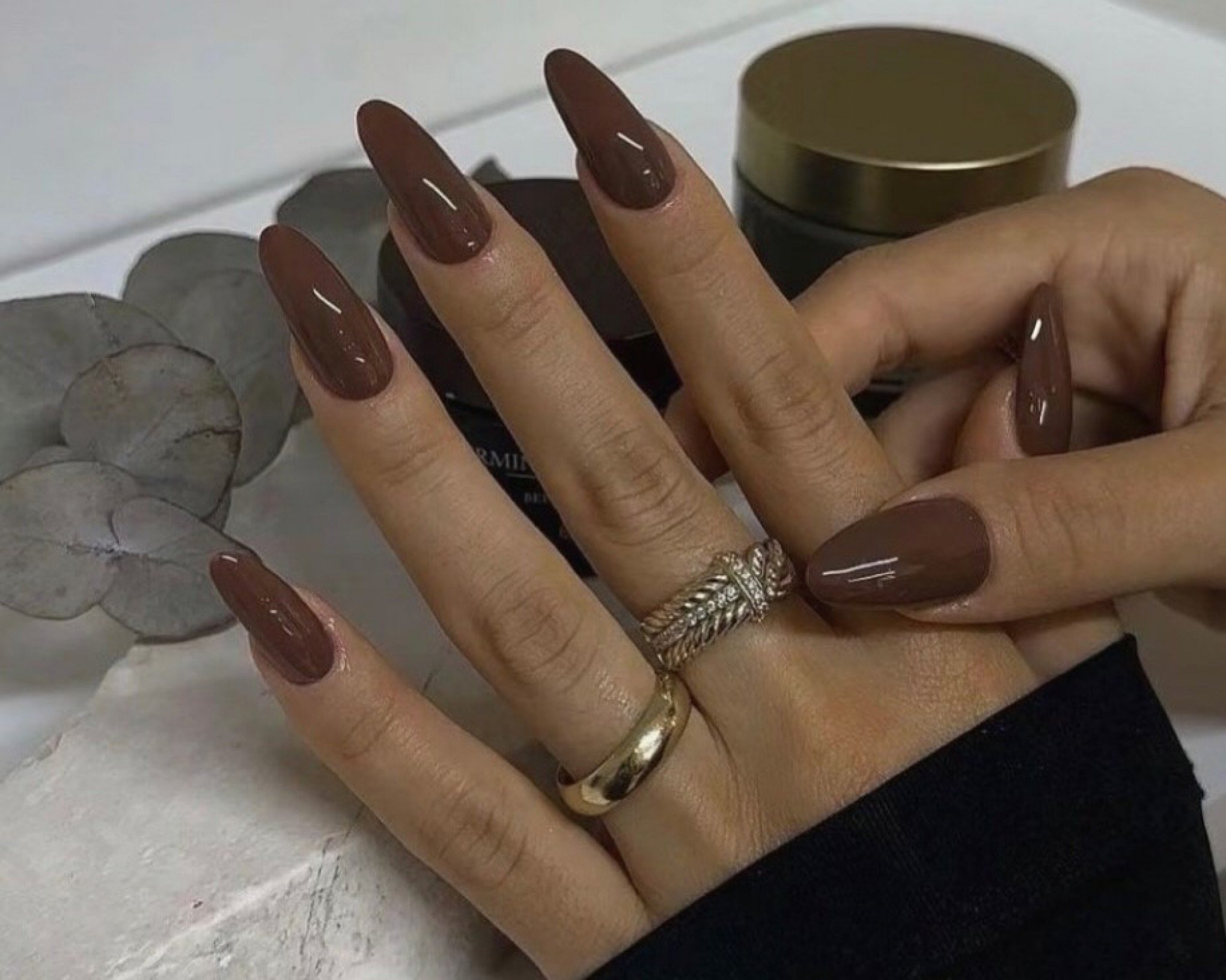 unhas degradê marrom