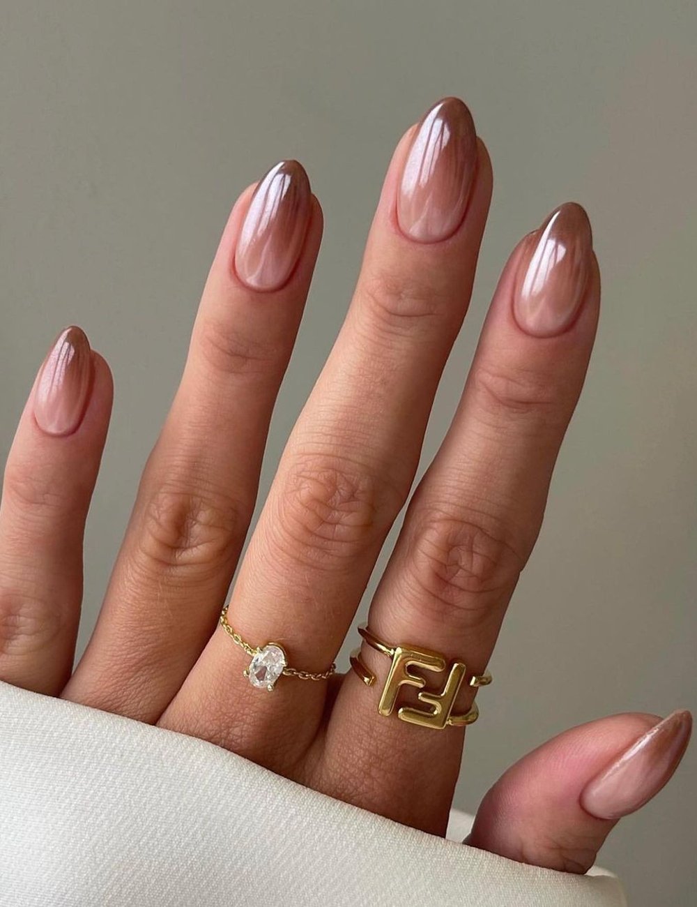 unhas em gel médias elegantes
