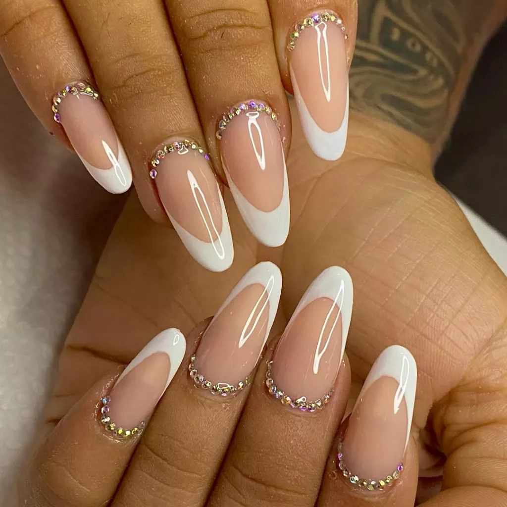 unhas em gel decoradas discretamente