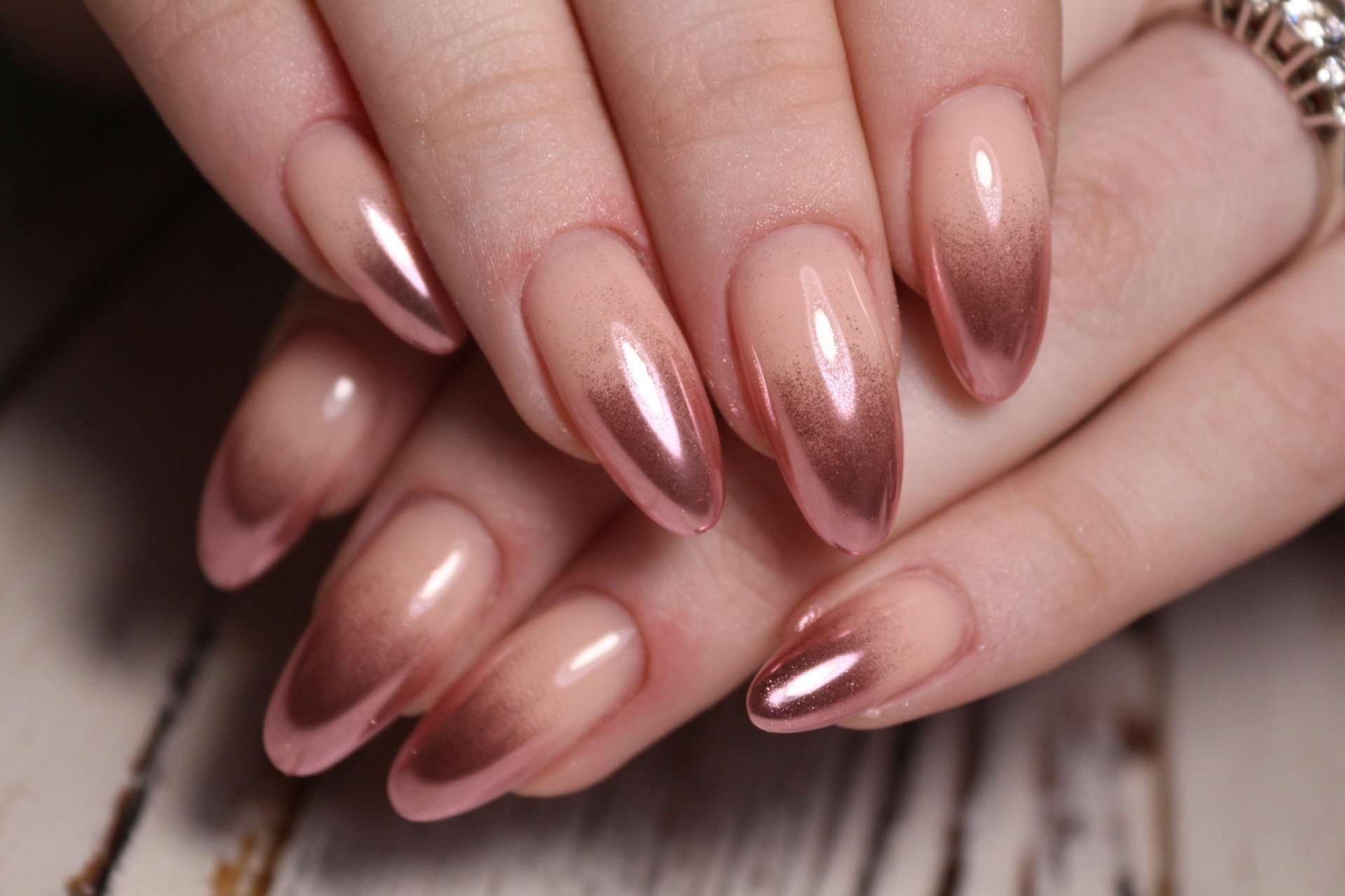 unhas em gel médias elegantes
