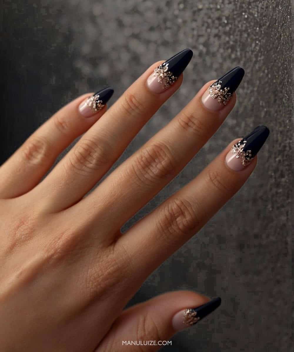 unhas pretas francesinha