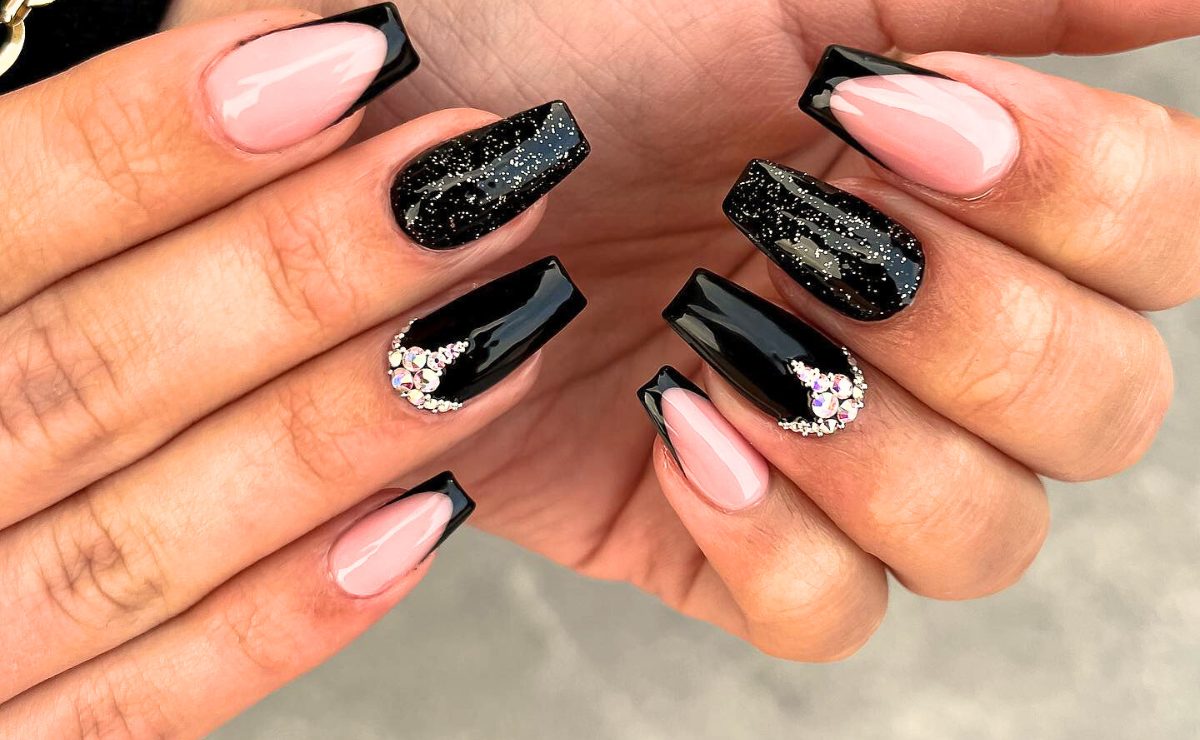 unhas pretas com brilho