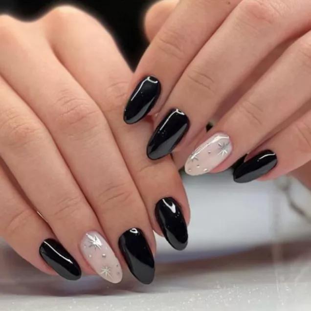 unhas pretas minimalistas