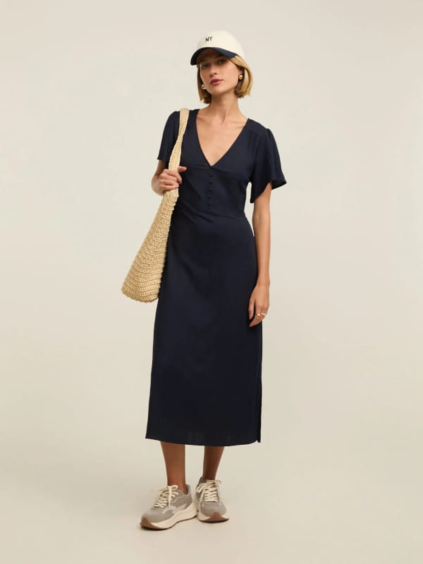 vestido jeans com tênis