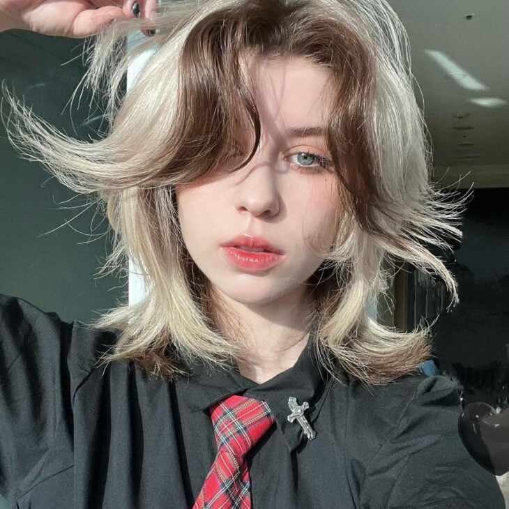 tendência wolf cut cabelo ondulado